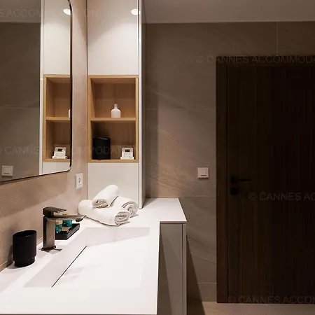 Gray 6c6 Cannes